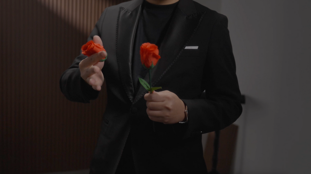 Eternal Rose by Bond Lee, Wenzi & Horace Ng