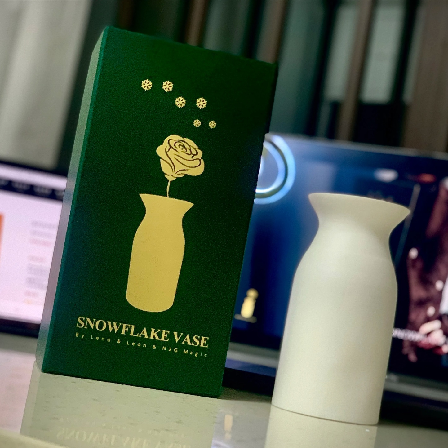 Snowflake Vase by Leno, Leon and N2G-N2G Presents