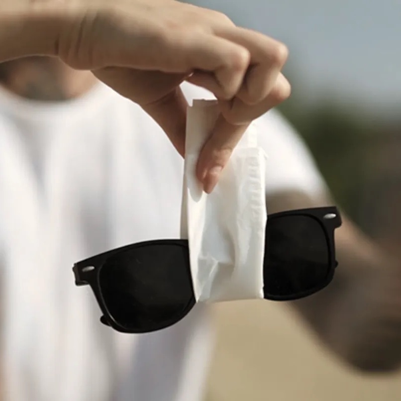 VANISHING SUNGLASSES (Gimmicks and Online Instructions) by Wonder Makers  ( VANSUNGL )