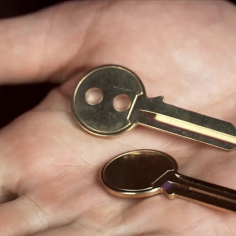 Keymaster Brass (Gimmicks and Online Instructions) by Craig Petty 