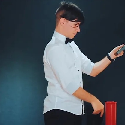 Vanishing Glass of Milk PRO (Gimmicks and Online Instructions) by Bazar de Magia 