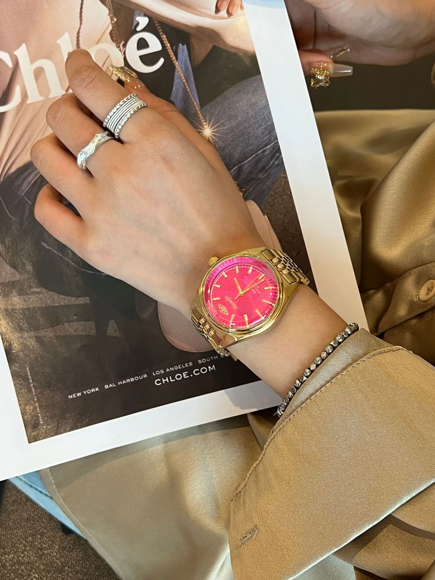 Mother’s Day Gift – Elegant Gold Women’s Watch with Radiant Red Dial | Waterproof Quartz Timepiece