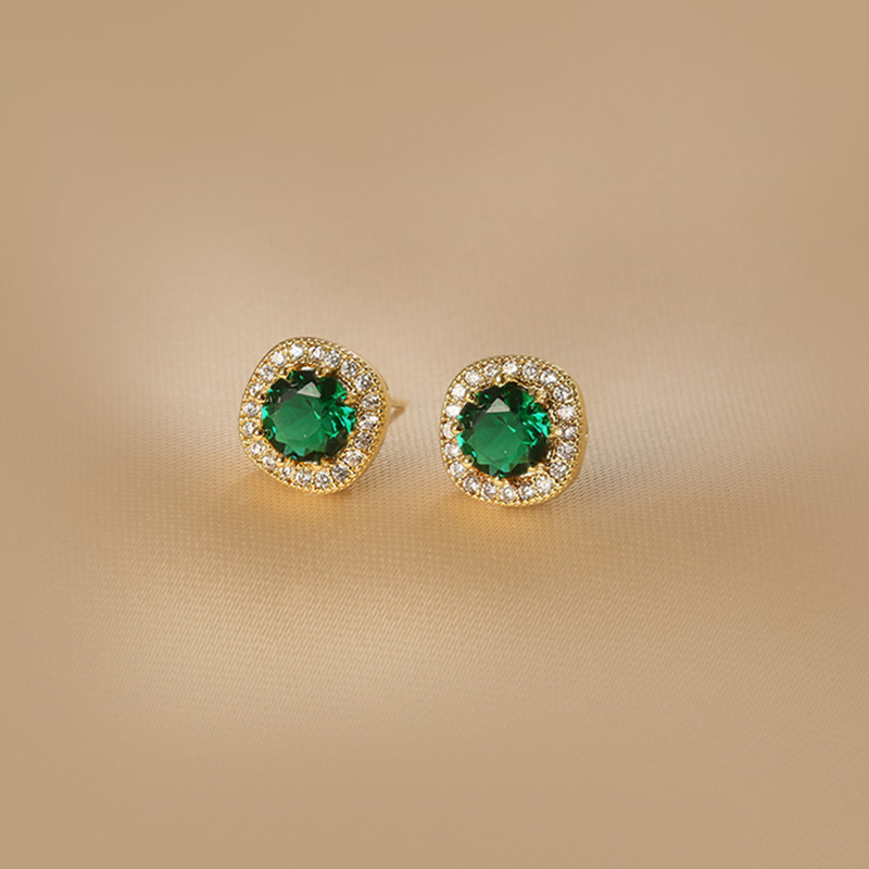 Light luxury, small and exquisite emerald ring diamond earrings