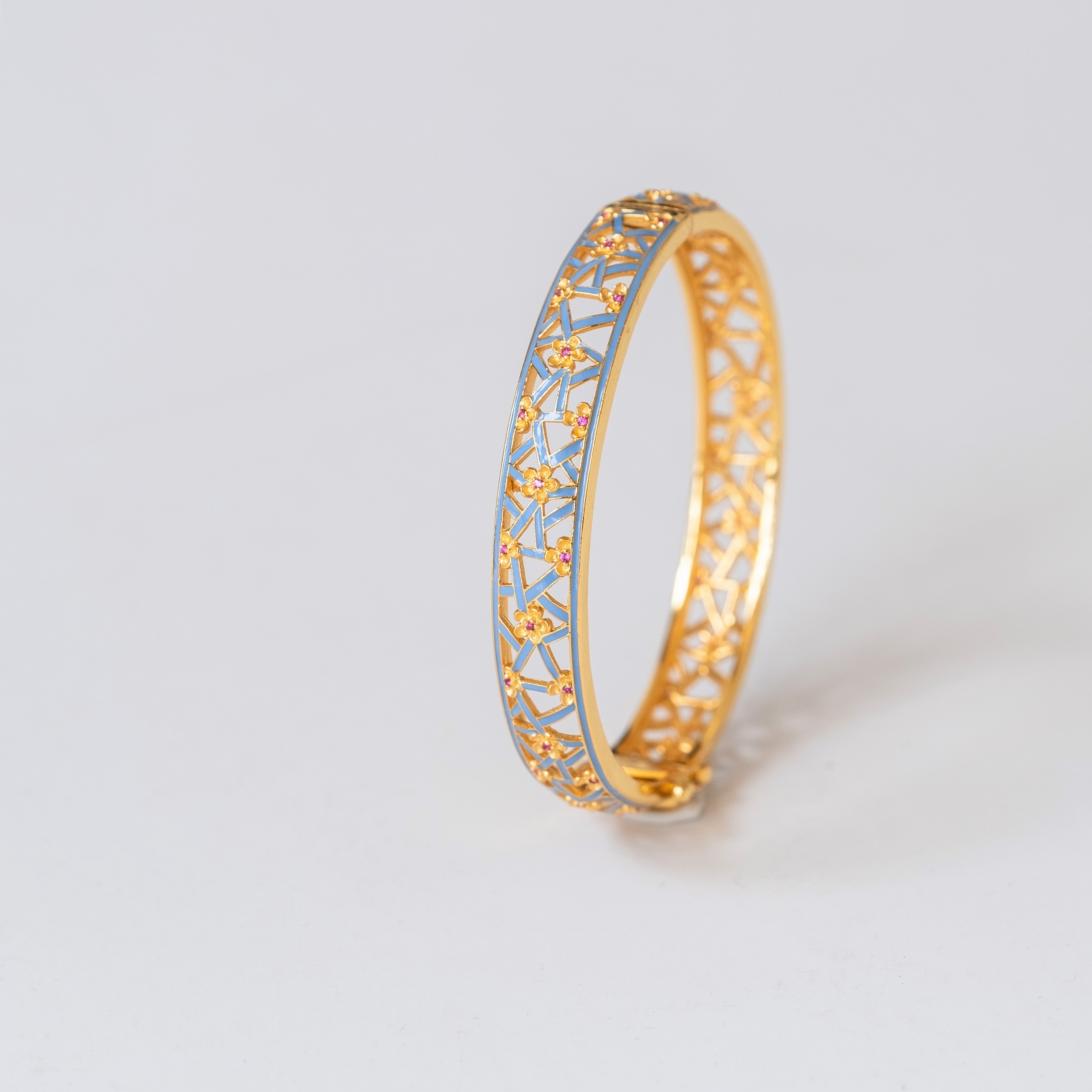 Silver Plated Ice Plum Pattern Open Bracelet with Cold Enamel Plate