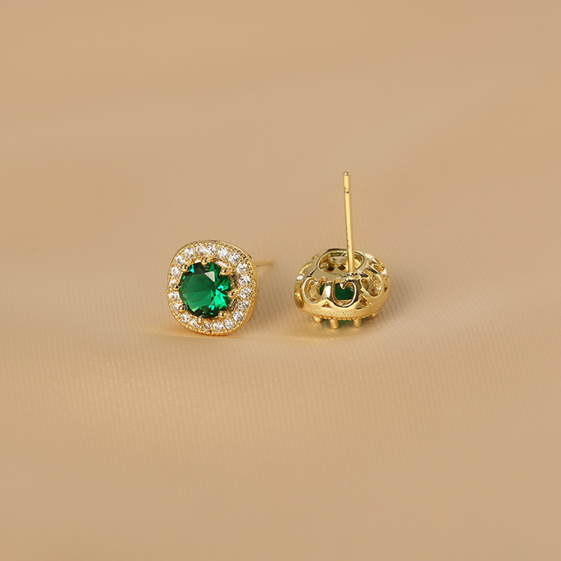 Light luxury, small and exquisite emerald ring diamond earrings