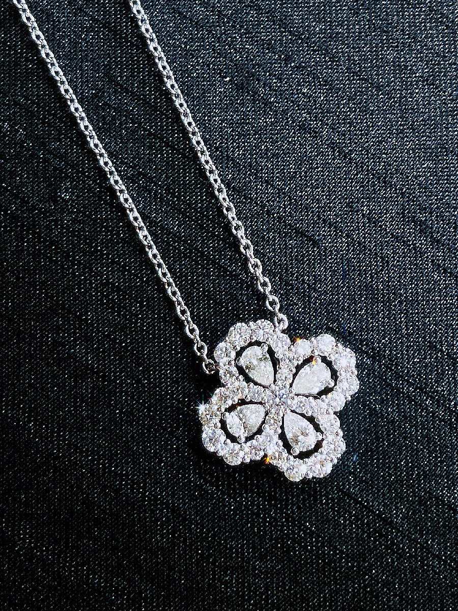 Valentine's Gift Large Edition Four Leaf Grass Water Drop Diamond Necklace 18K Natural True Diamond Group Set with Full Diamond Pendant