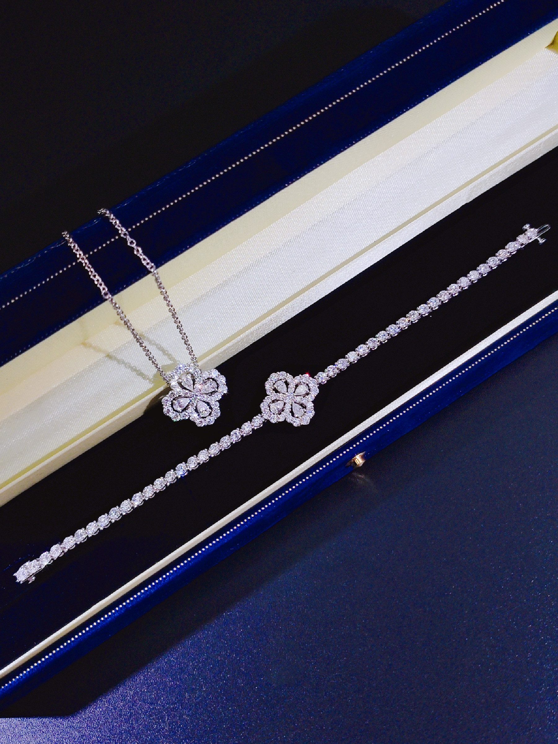 Valentine's Gift Large Edition Four Leaf Grass Water Drop Diamond Neck