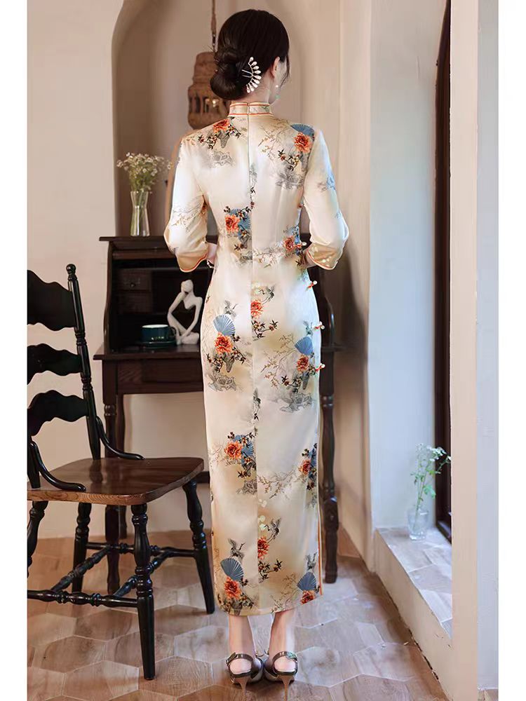 Advanced and ancient Shanghai daily long cheongsam