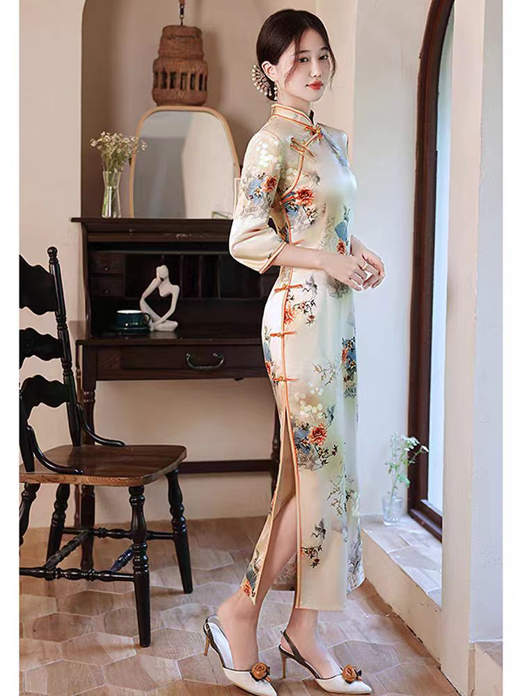Advanced and ancient Shanghai daily long cheongsam