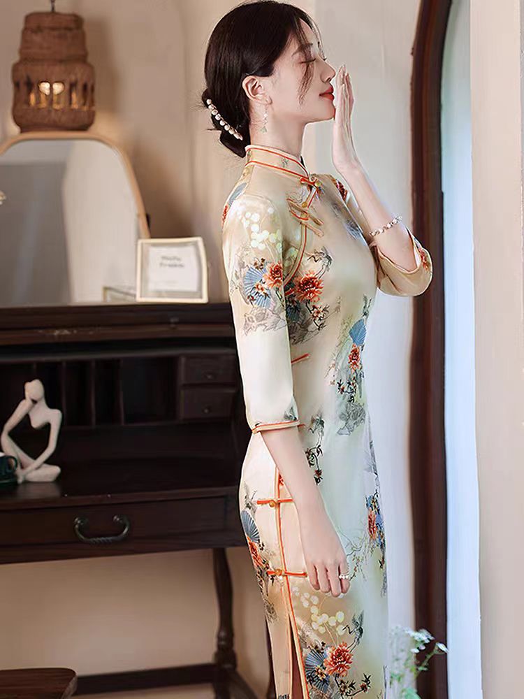 Advanced and ancient Shanghai daily long cheongsam