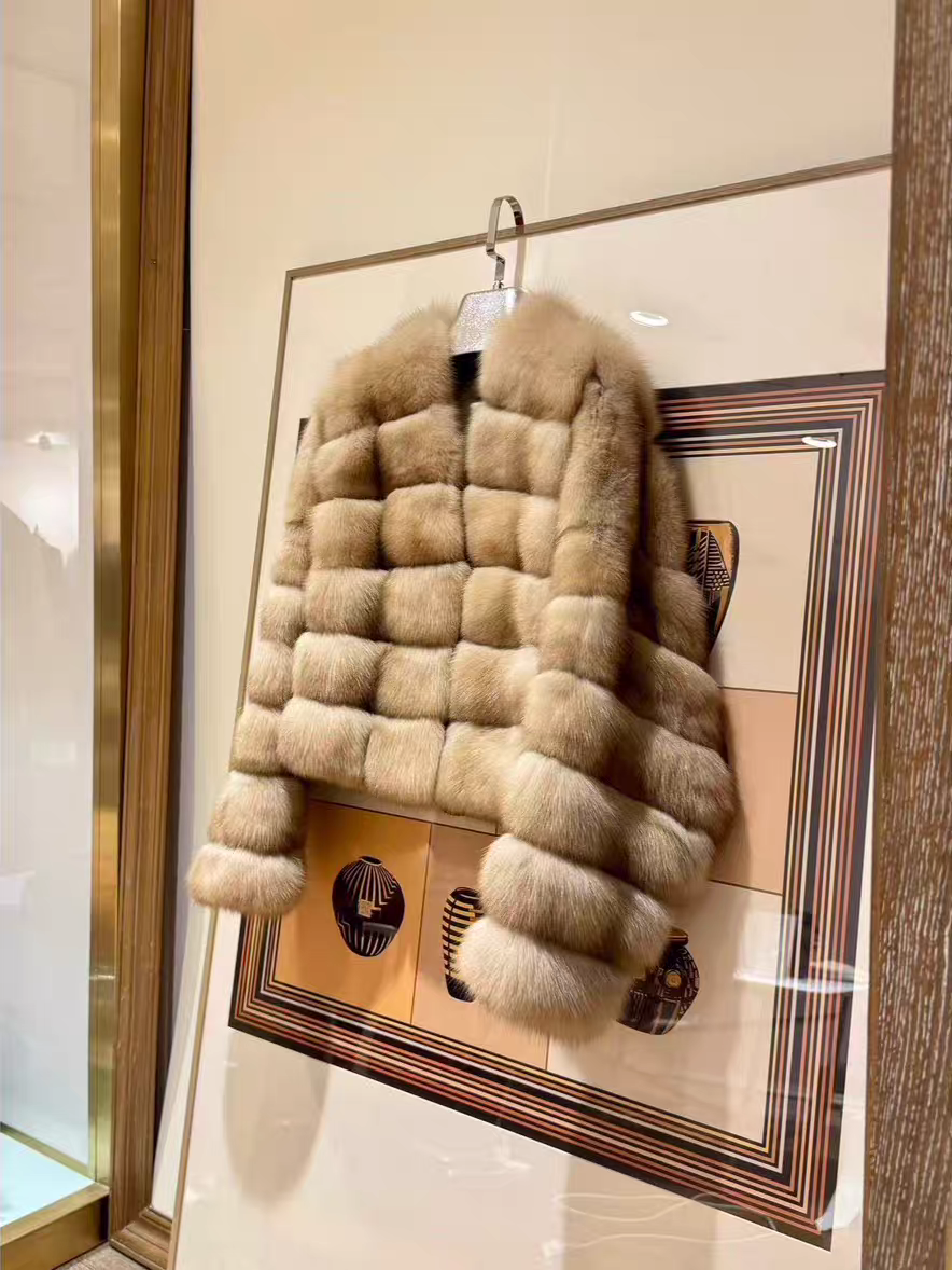 Mink short V-neck exquisite style high luxury fur coat