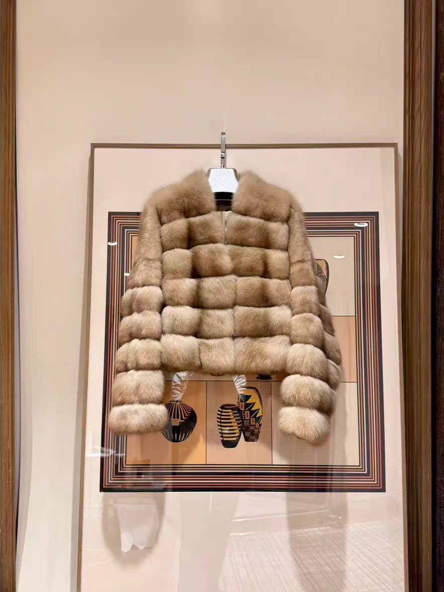 Mink short V-neck exquisite style high luxury fur coat