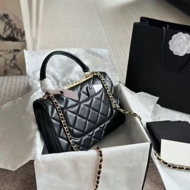 2026 new high-end sheepskin small fragrant wind diamond grid chain shoulder crossbody bag