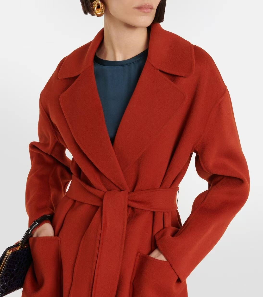 Fashionable classic silhouette bathrobe style cashmere coat