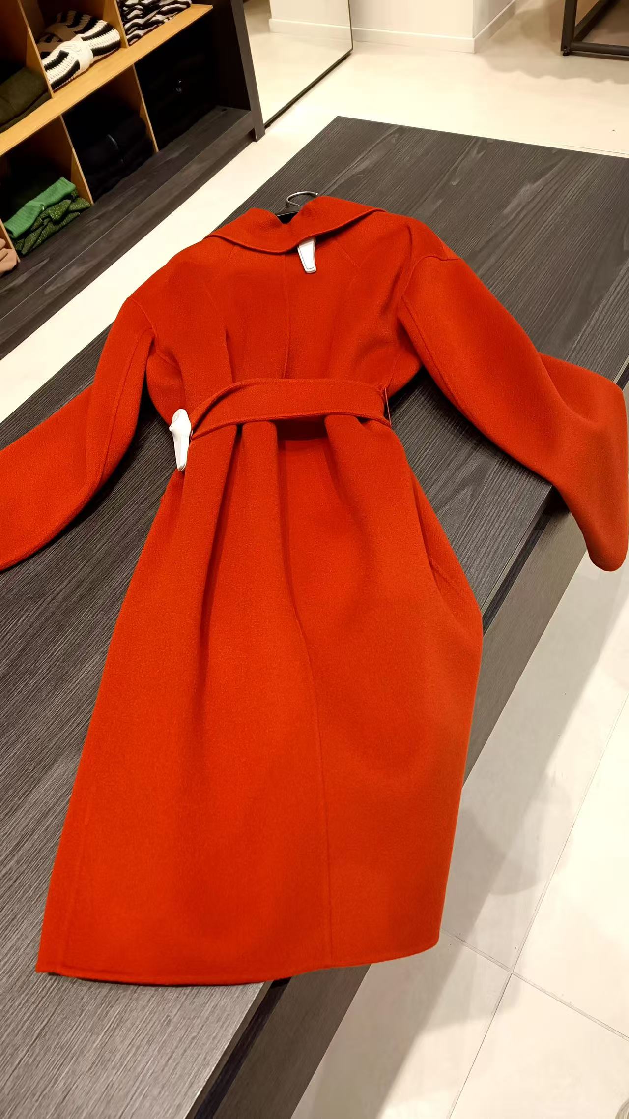 Fashionable classic silhouette bathrobe style cashmere coat