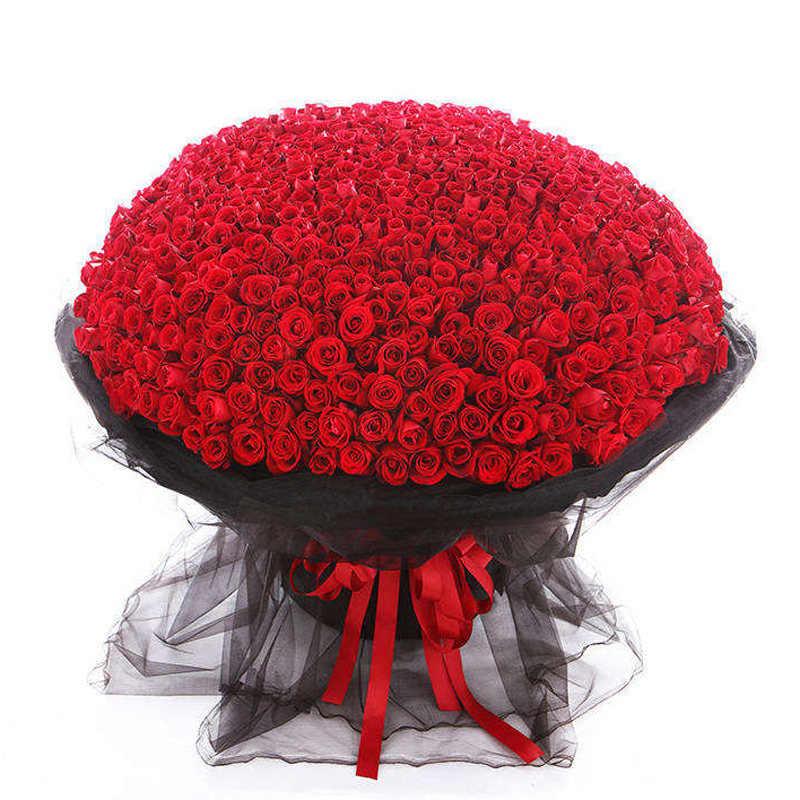 999 COROLLA RED ROSES