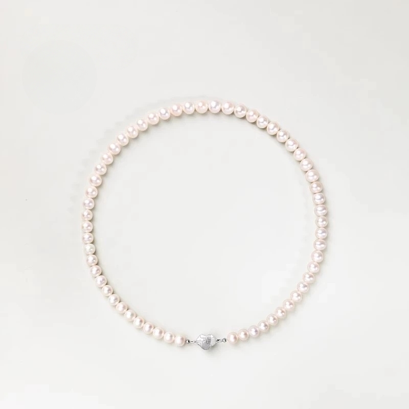 Natural round freshwater pearl necklace for women