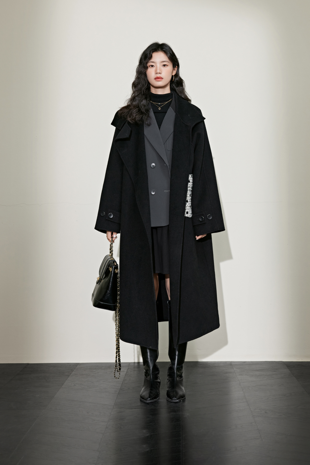 KUOSE 弓タイコート リボン付きブラックケープコート KUOSE(クオセ