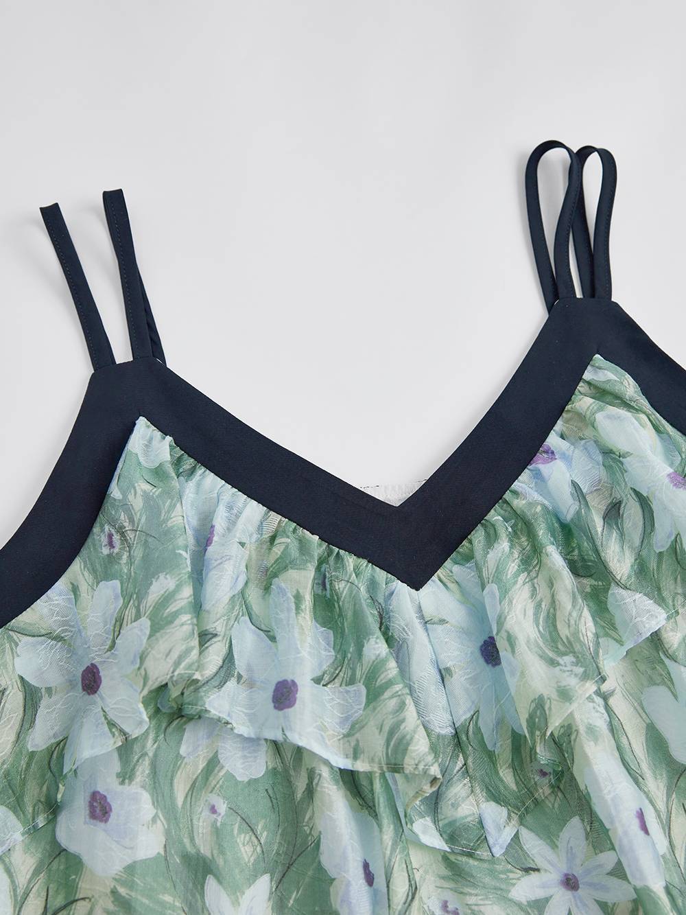 【今月削除予定】　VOLUME GATHERED CAMI TOPS Floral V-neck Cami – KUOSE.com