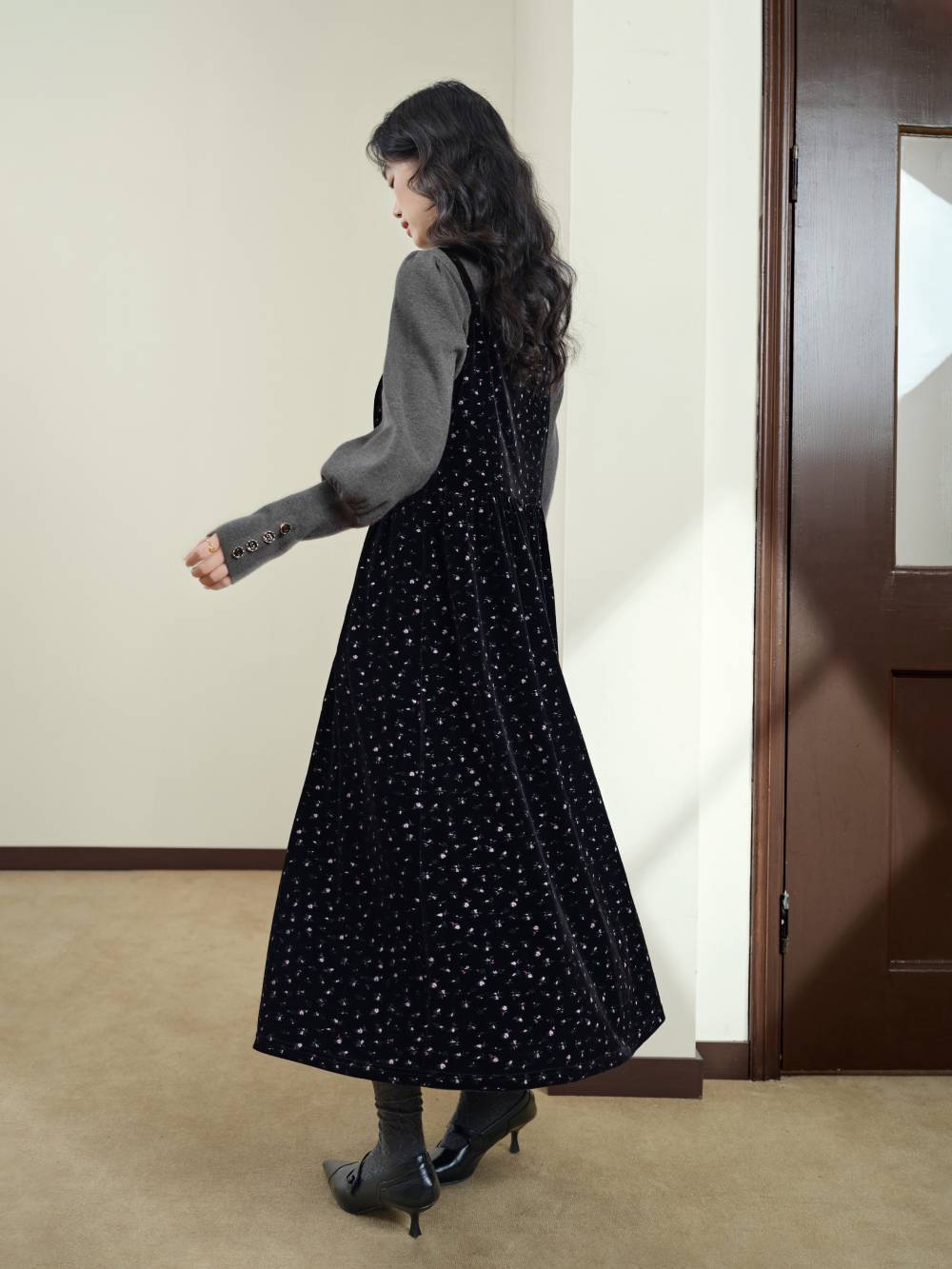 ベルベットのフローラルドレス – KUOSE.com