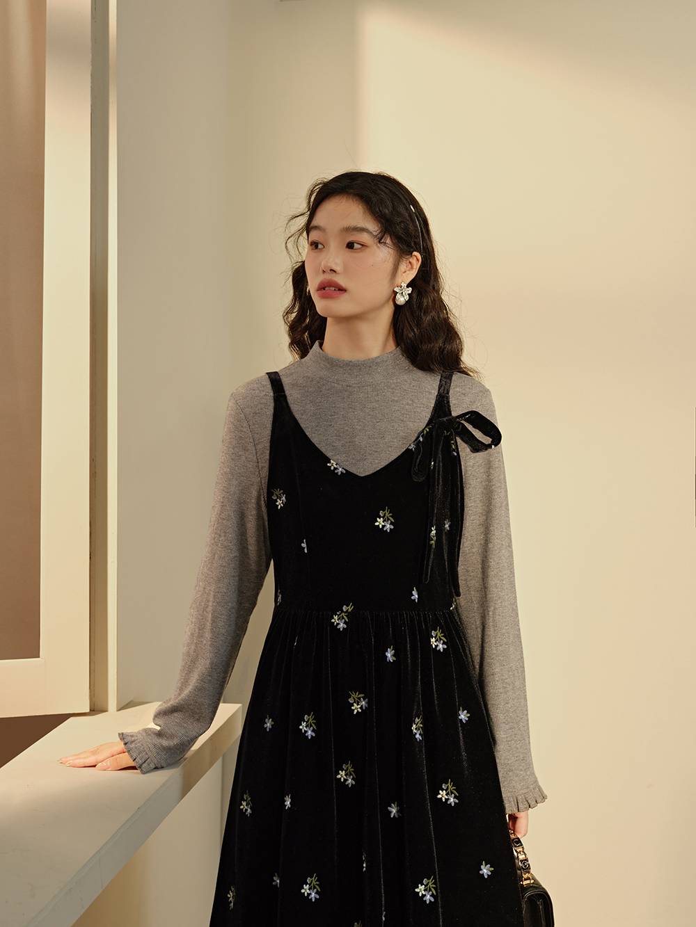 刺繍されたベルベットドレス – KUOSE.com