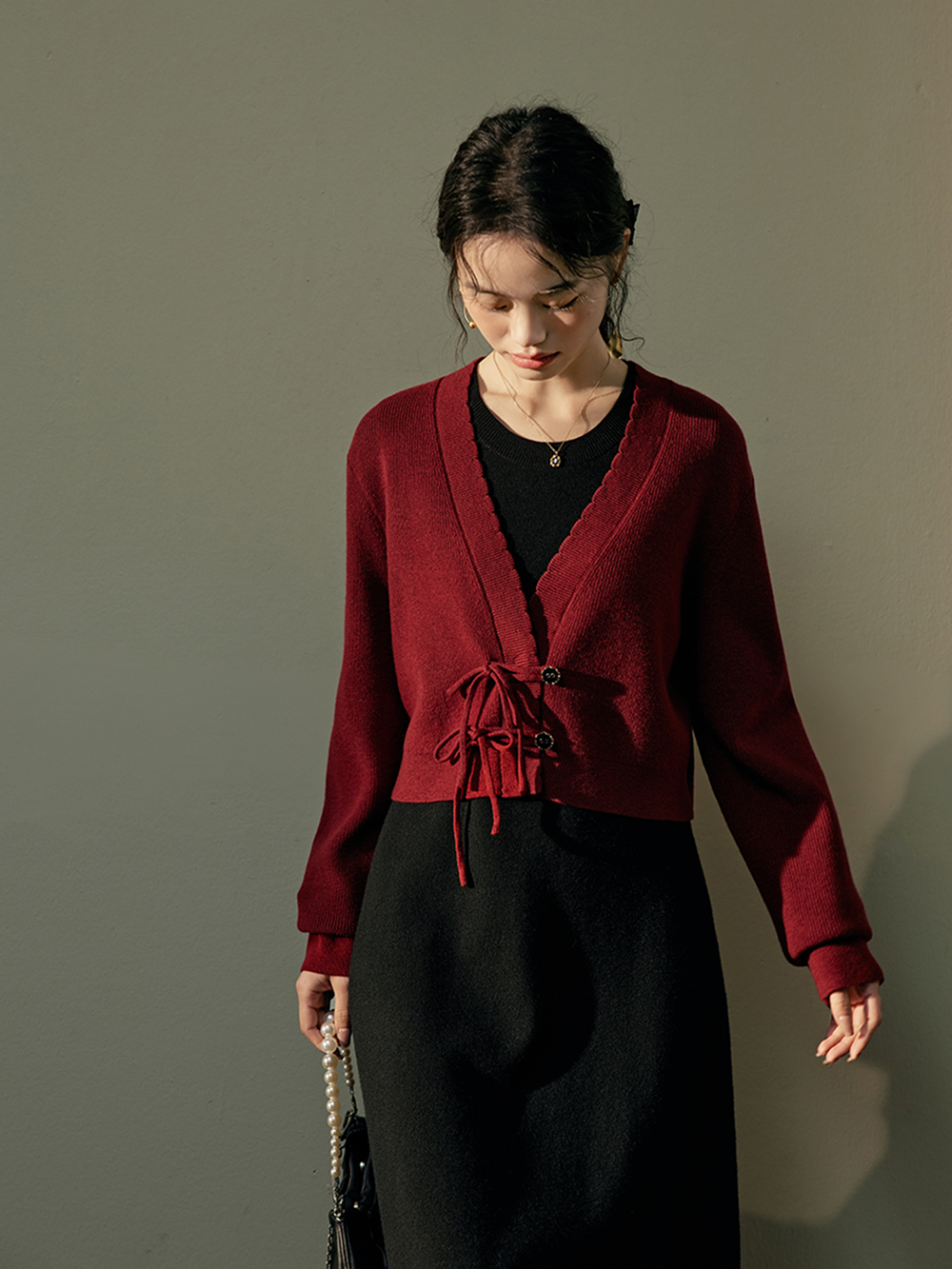 Red Cardigan and Black Dress – KUOSE.com