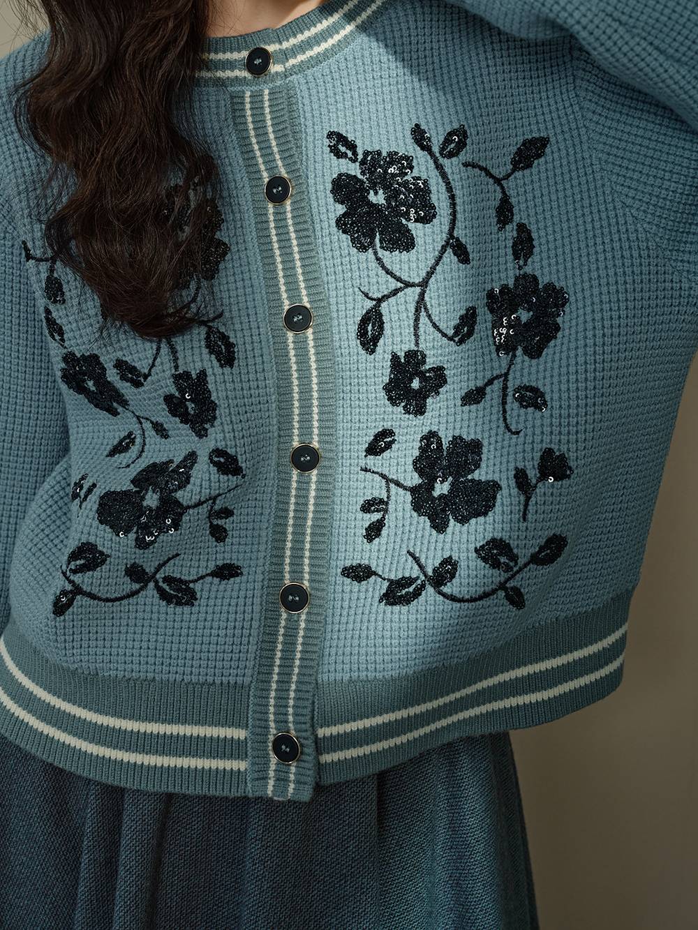 スパンコール刺繍カーディガン – KUOSE.com