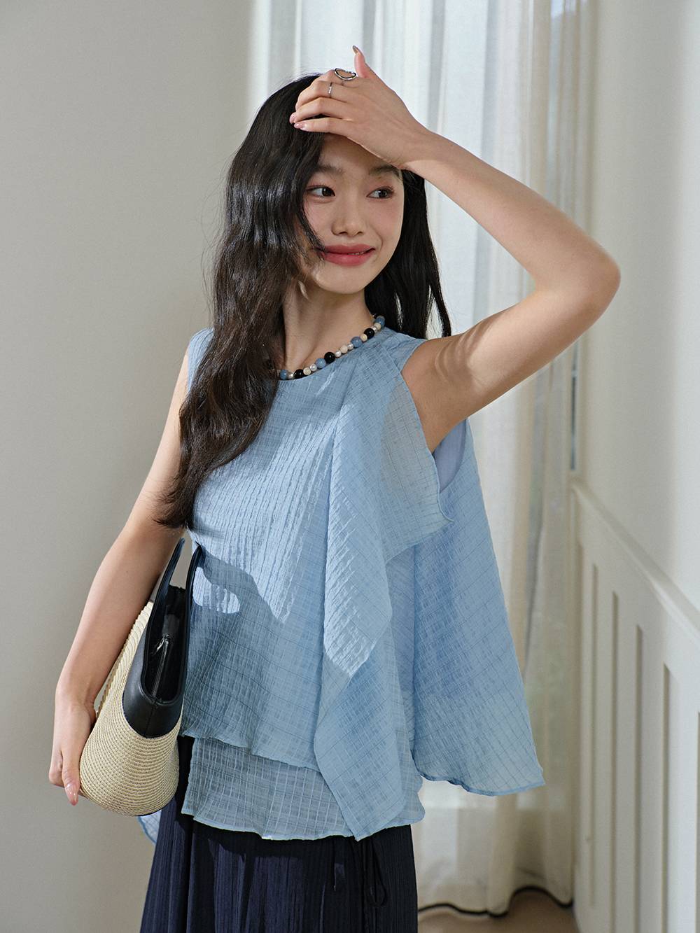 トップス acka asymmetry blouse Issey Miyake // White Pleated Asymmetrical Blouse – VSP