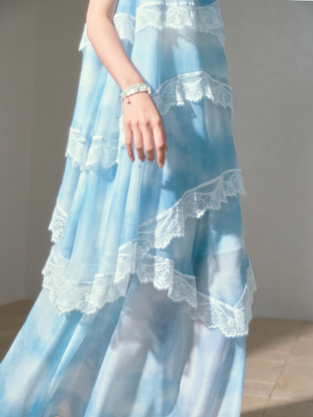 Asymmetric Lace Trim Camisole and Skirt – KUOSE.com