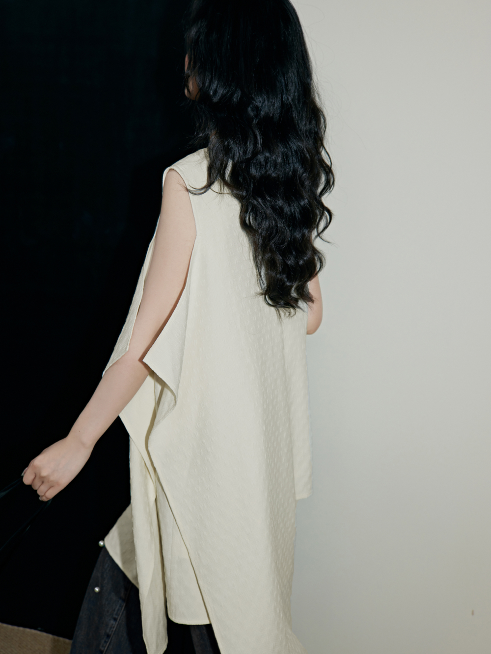 Asymmetric Hem Blouse – KUOSE.com Asymmetric Hem Blouse – KUOSE.com
