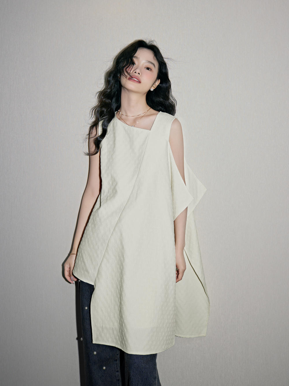 Asymmetric Hem Blouse – KUOSE.com Asymmetric Hem Blouse – KUOSE.com