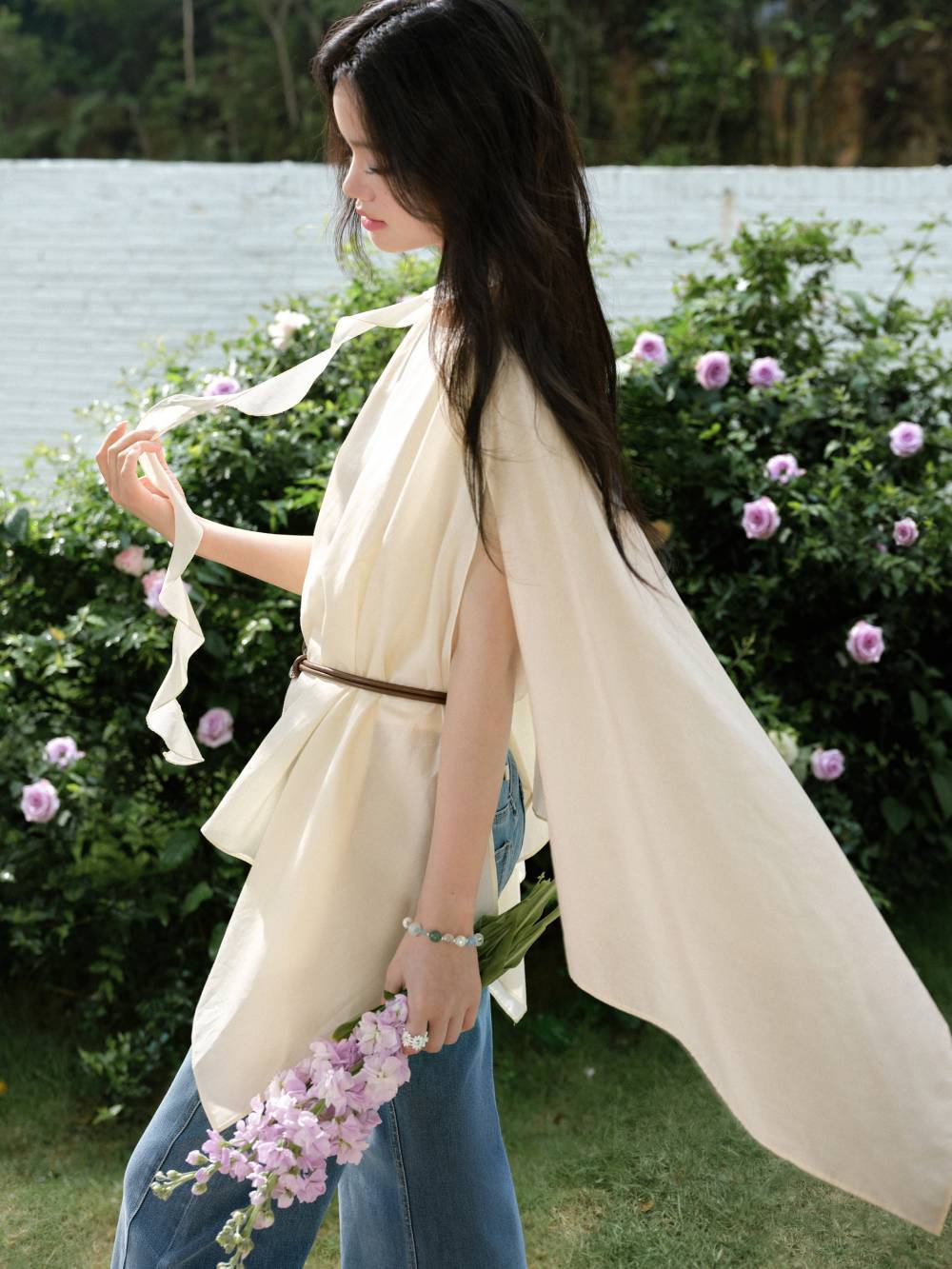 アシンメトリーケープ風ブラウス – KUOSE.com
