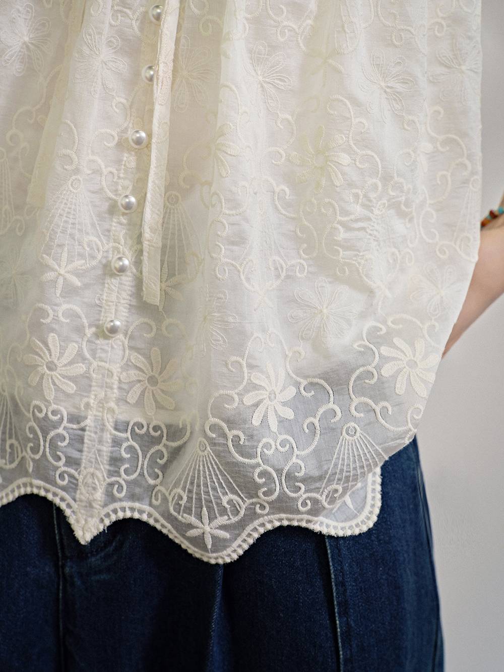 Sleeveless Embroidered Top – KUOSE.com