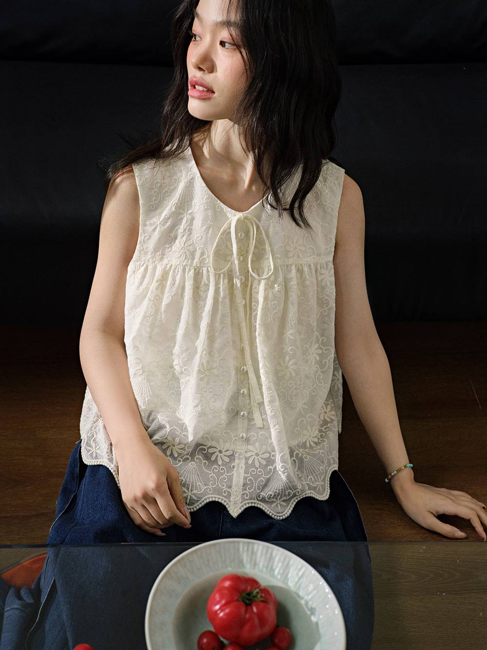 Sleeveless Embroidered Top – KUOSE.com