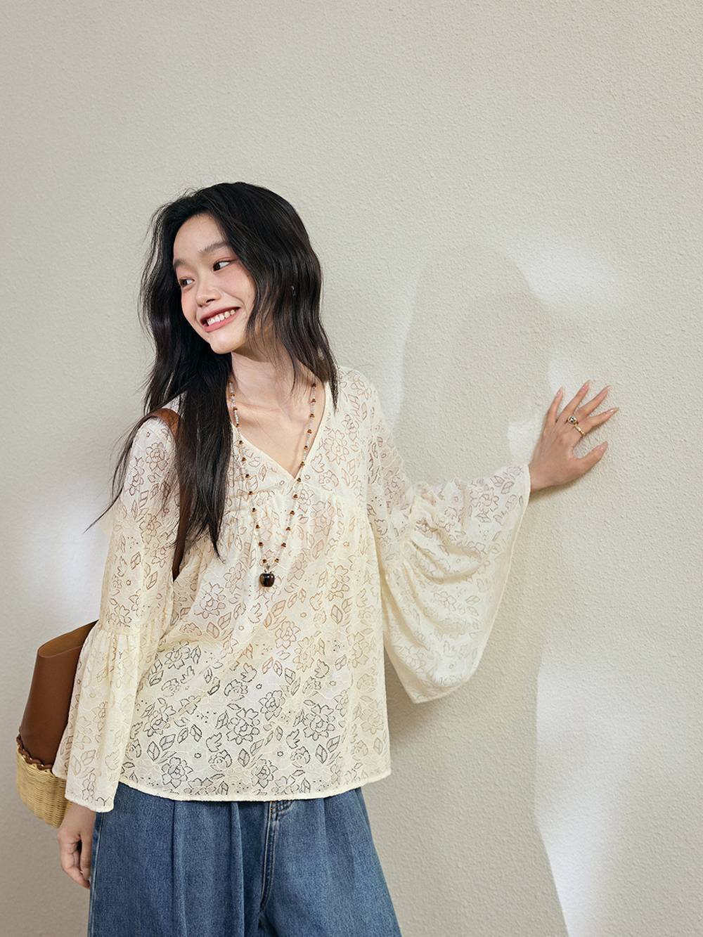 【送料&関税込】ChloAC Printed Muslin Blouse Tie-Waist Chiffon Blouse | White House Black Market