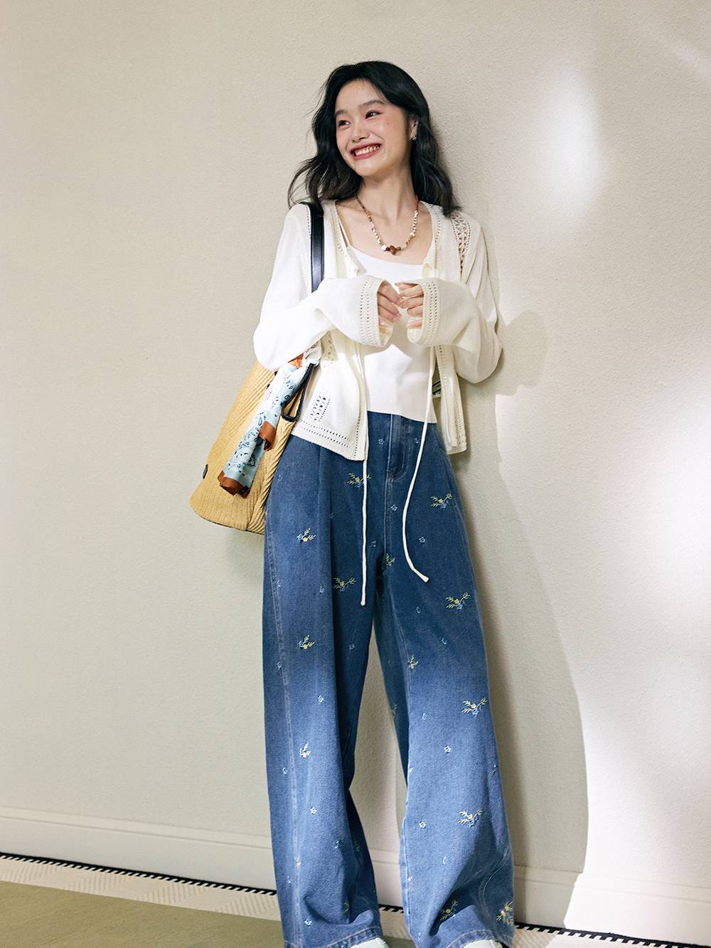 フローラル刺繍ワイドレッグジーンズ – KUOSE.com