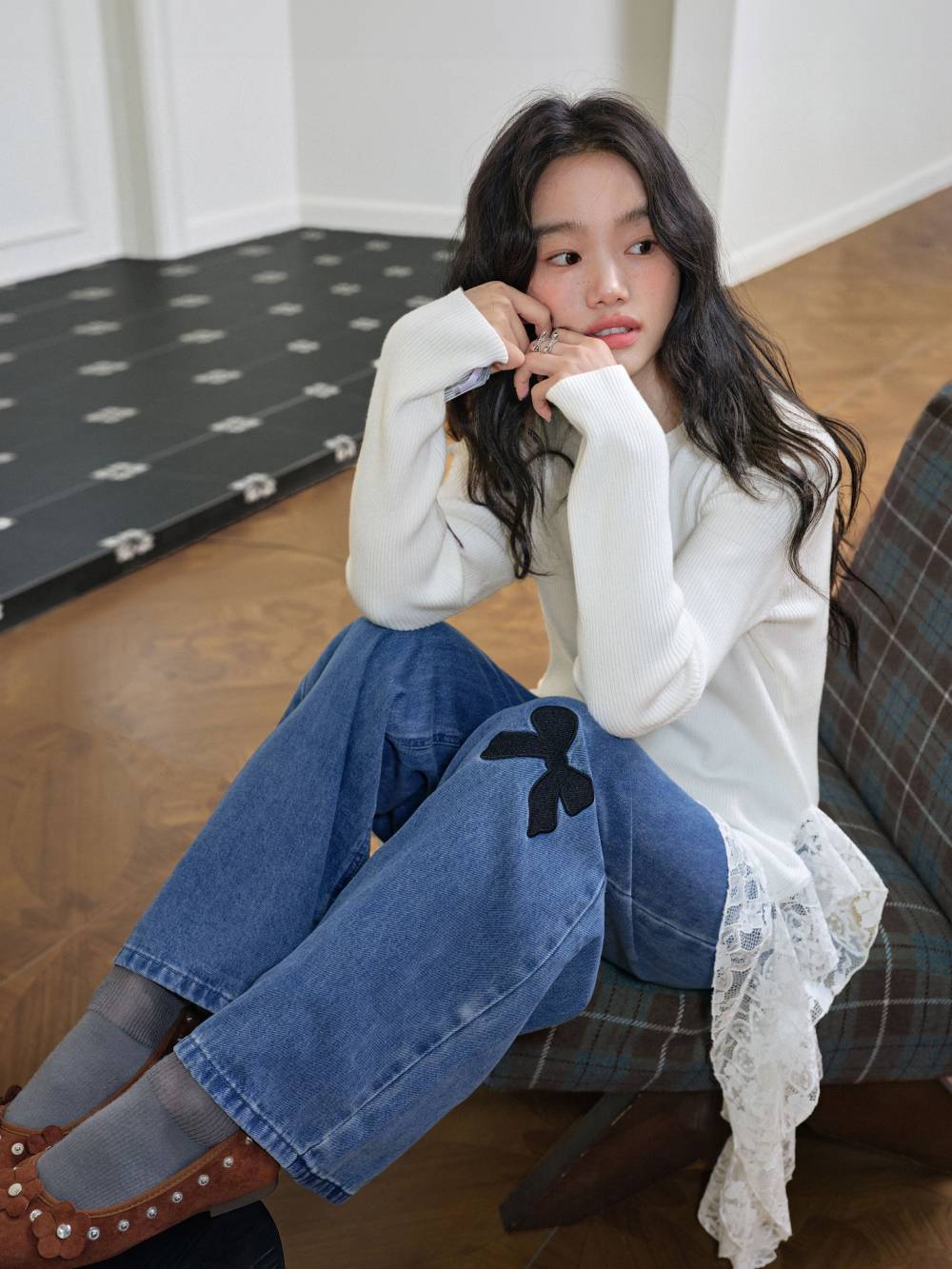 Quần Jeans Thêu Nơ Trái Tim –