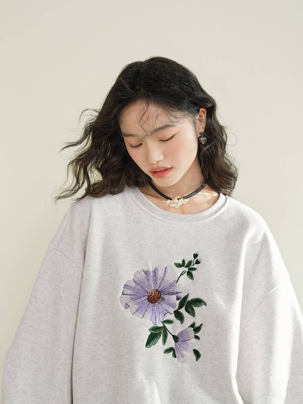 Embroidered flower fashion sweatshirt