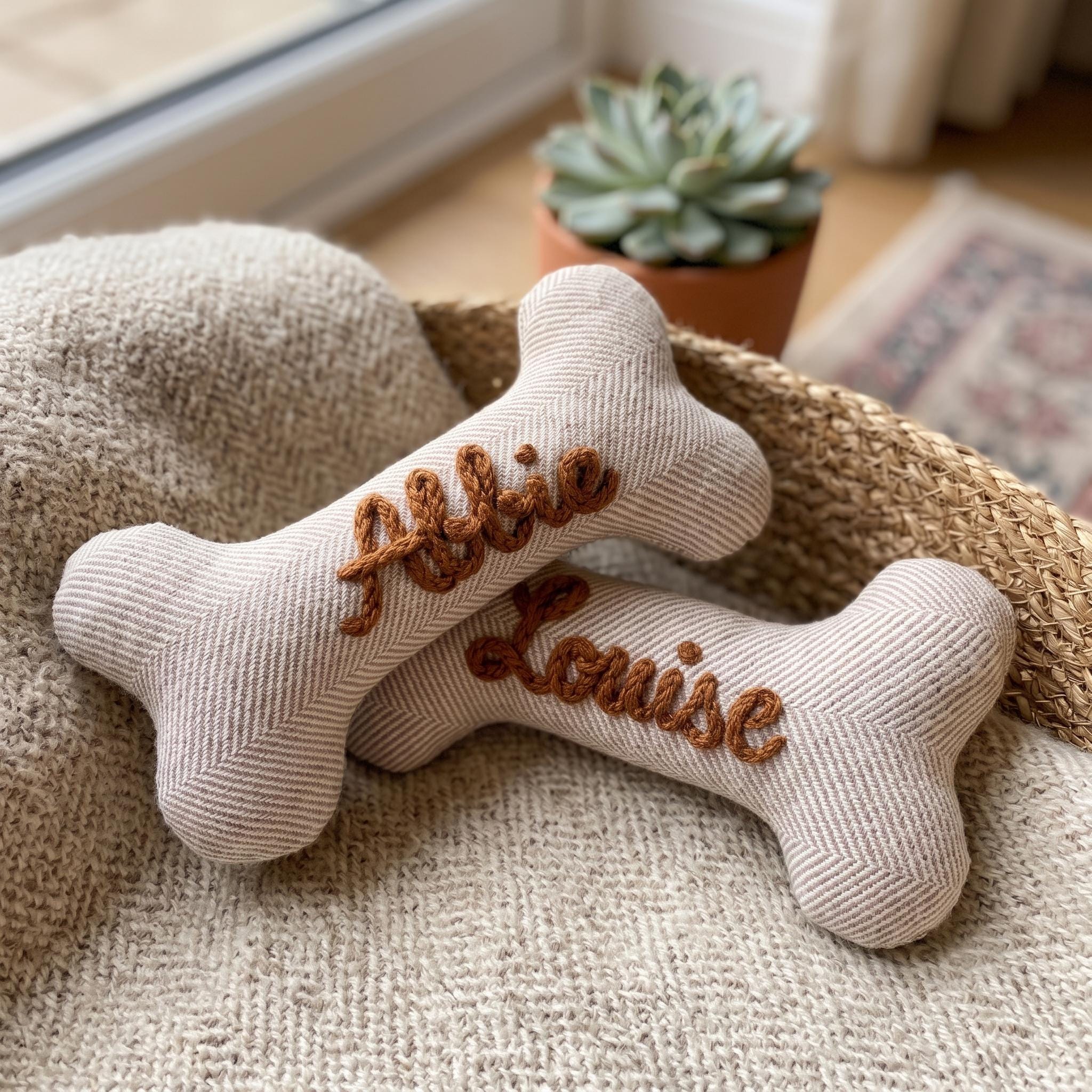 Personalized Embroidered Name Pet Bone Toy | inToy11