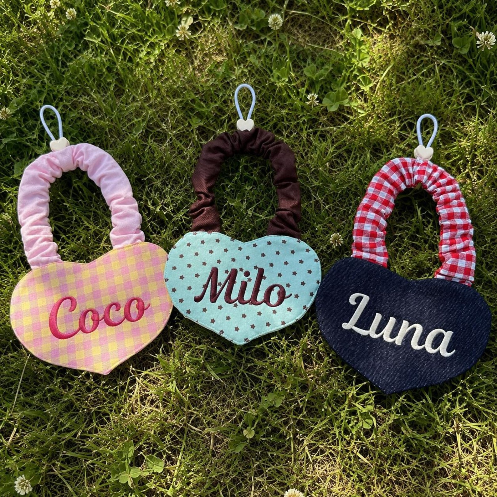 Personalized Embroidered Heart-Shaped Pet Bib | inAccs66