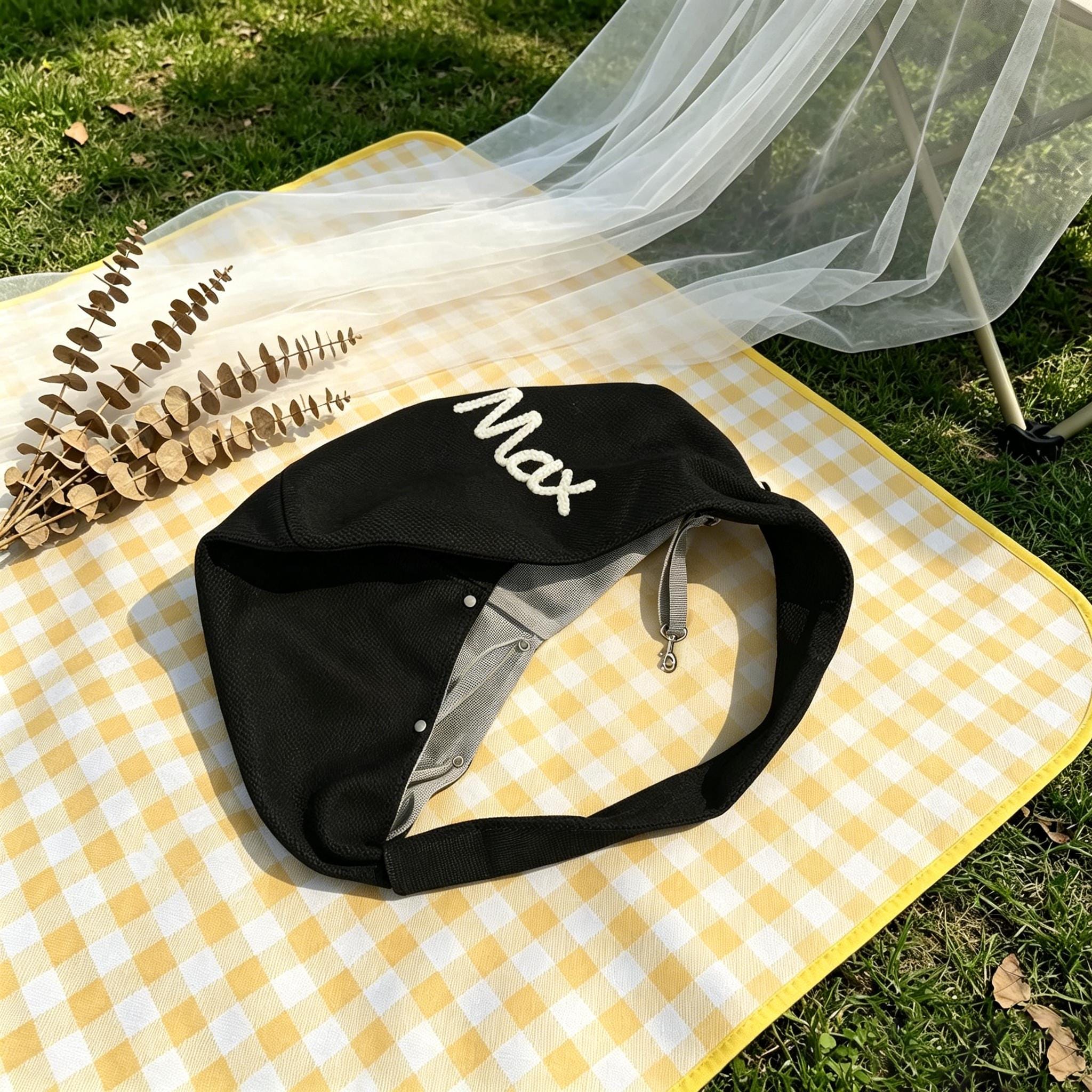 Personalized Hand-Embroidered Breathable Mesh Pet Carrier | inBag92