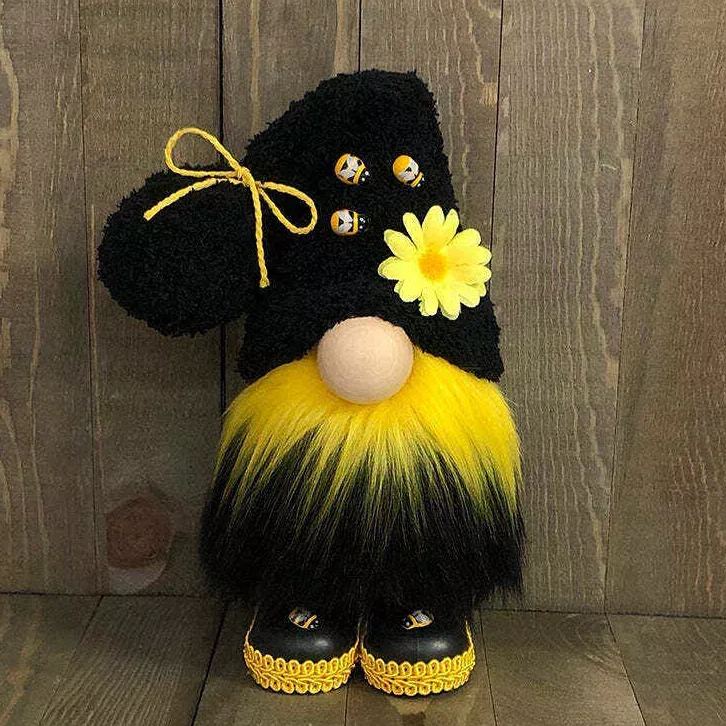 Sunflower Gnome --Tiered Tray Gnome