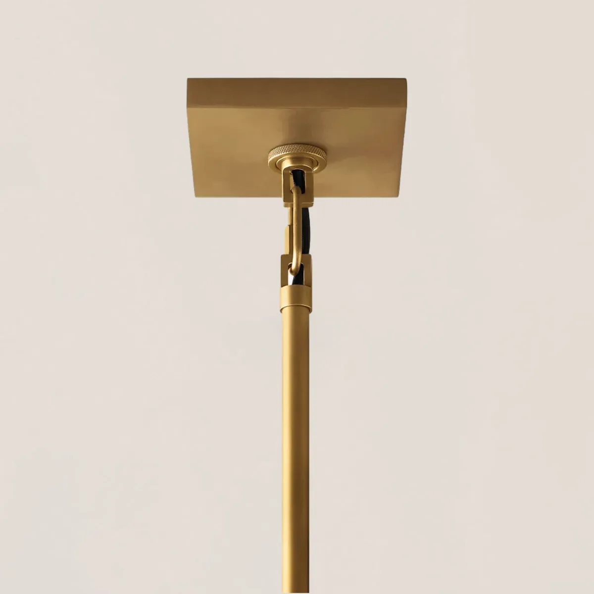 Beckman Modern Round Chandelier-VaseLamps