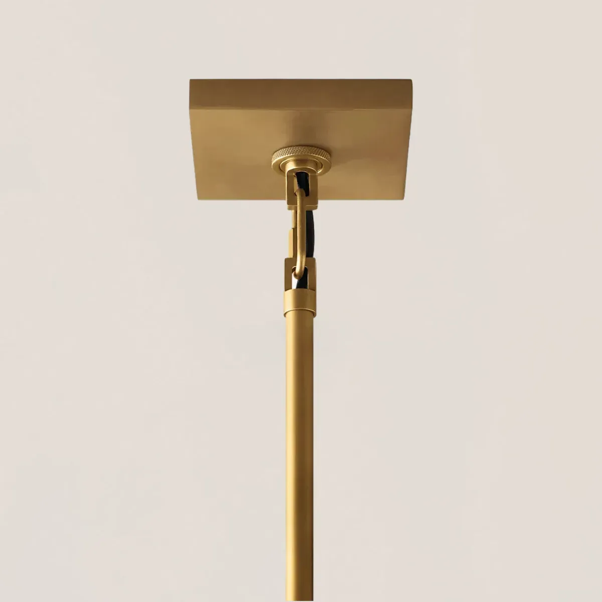 Beckman Modern Round Chandelier-VaseLamps
