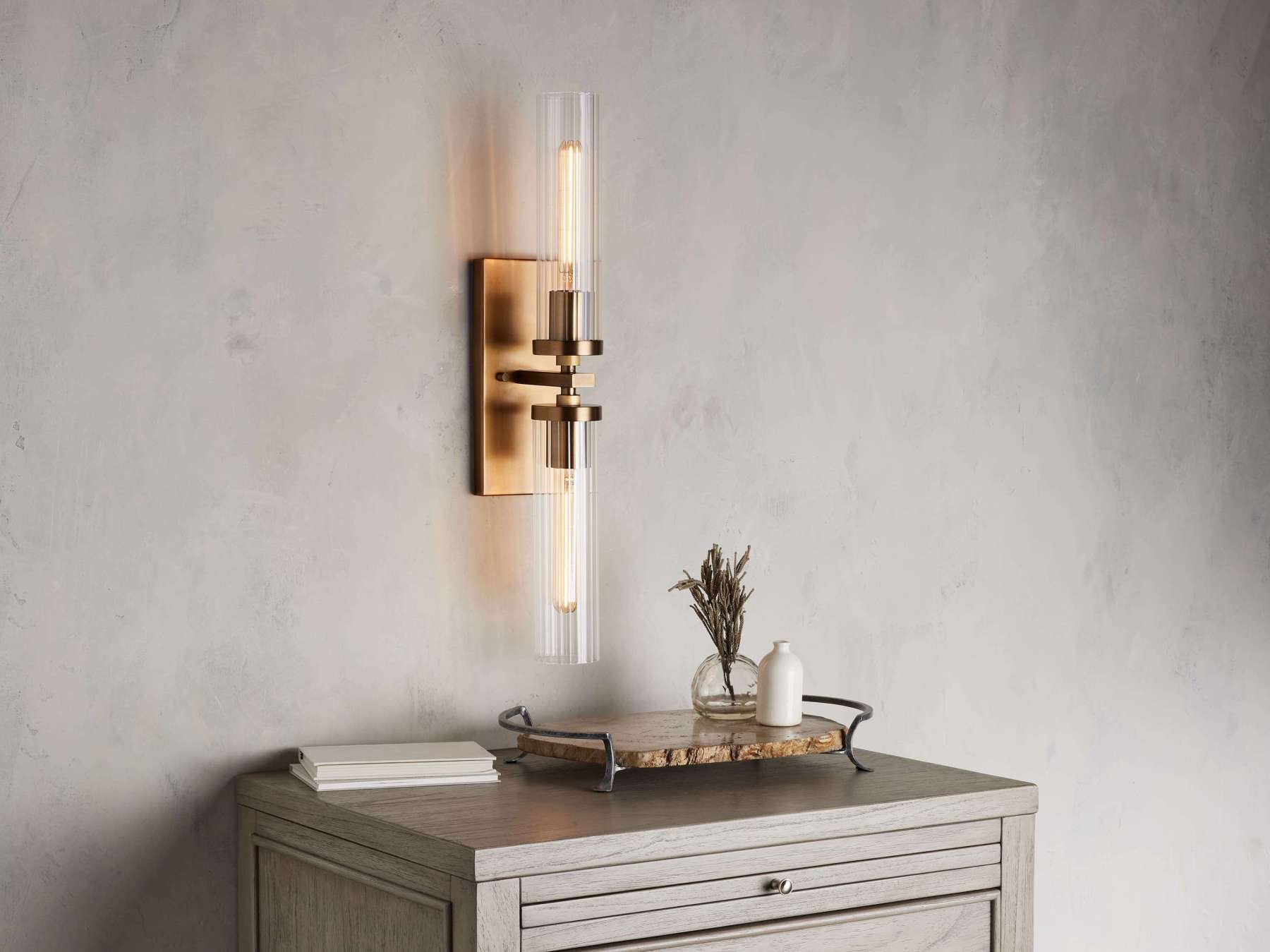 Andreas Linear Wall Sconce-VaseLamps