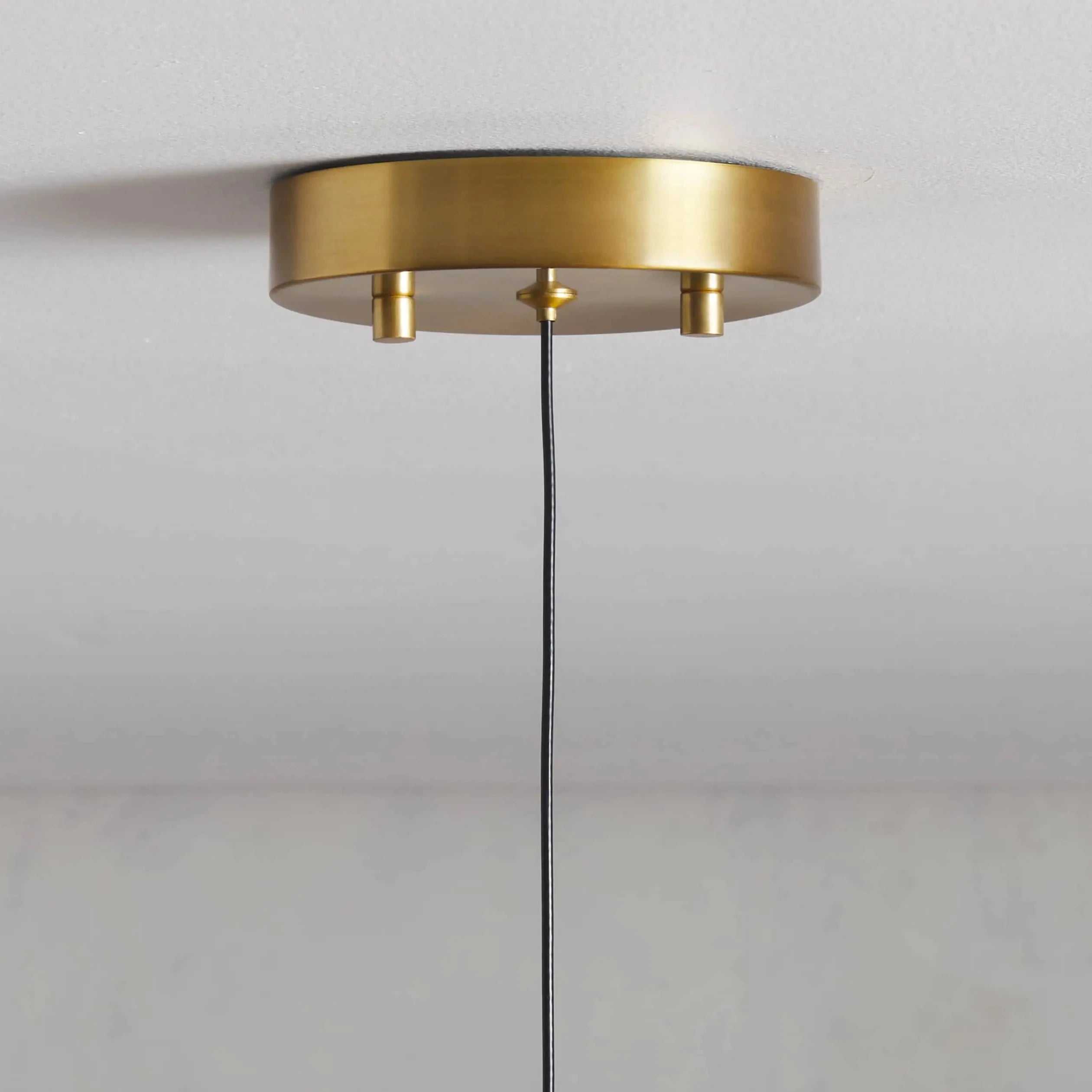 Solitaire Pendant Light-VaseLamps