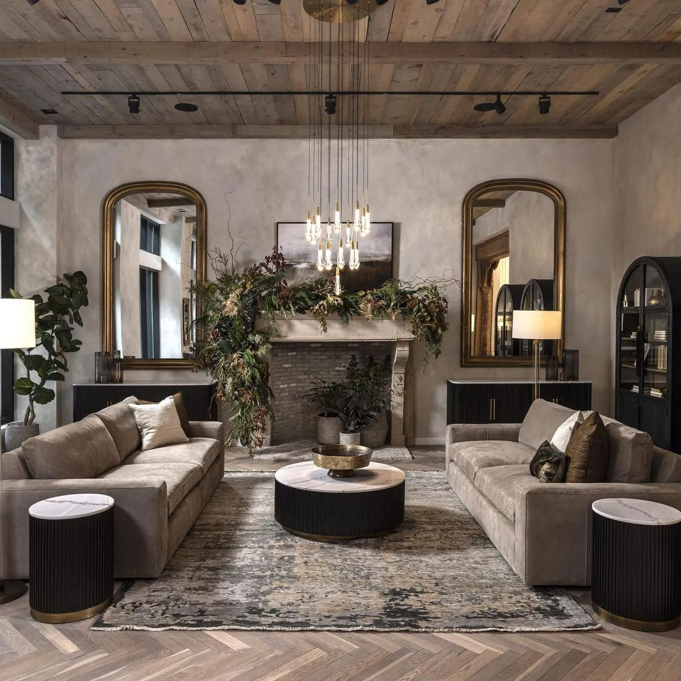 Solitaire Round Chandelier-VaseLamps