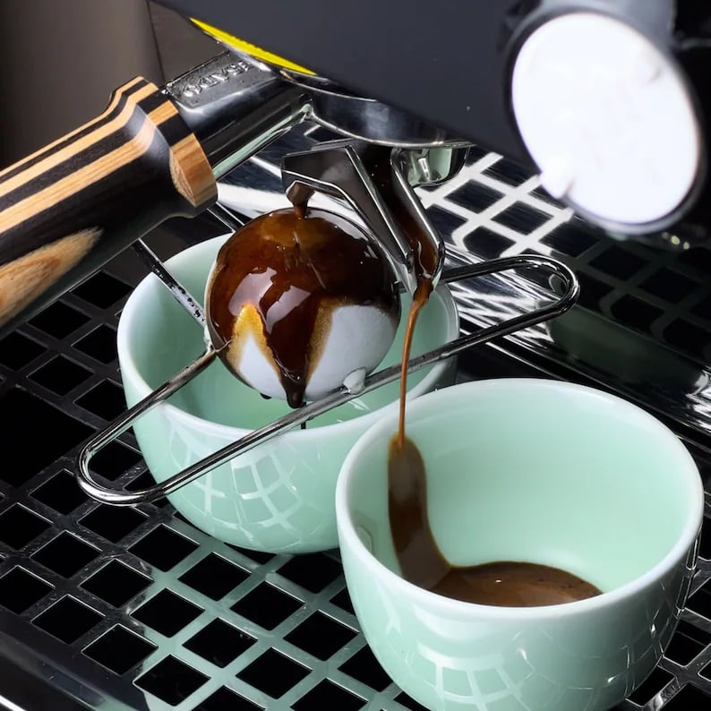 ☕Espresso Chilling Ball - Reusable Coffee Chiller for Undiluted Flavor