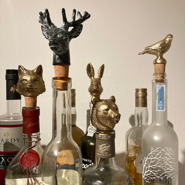 Gold Color Stopper Wine. Brass wine topper