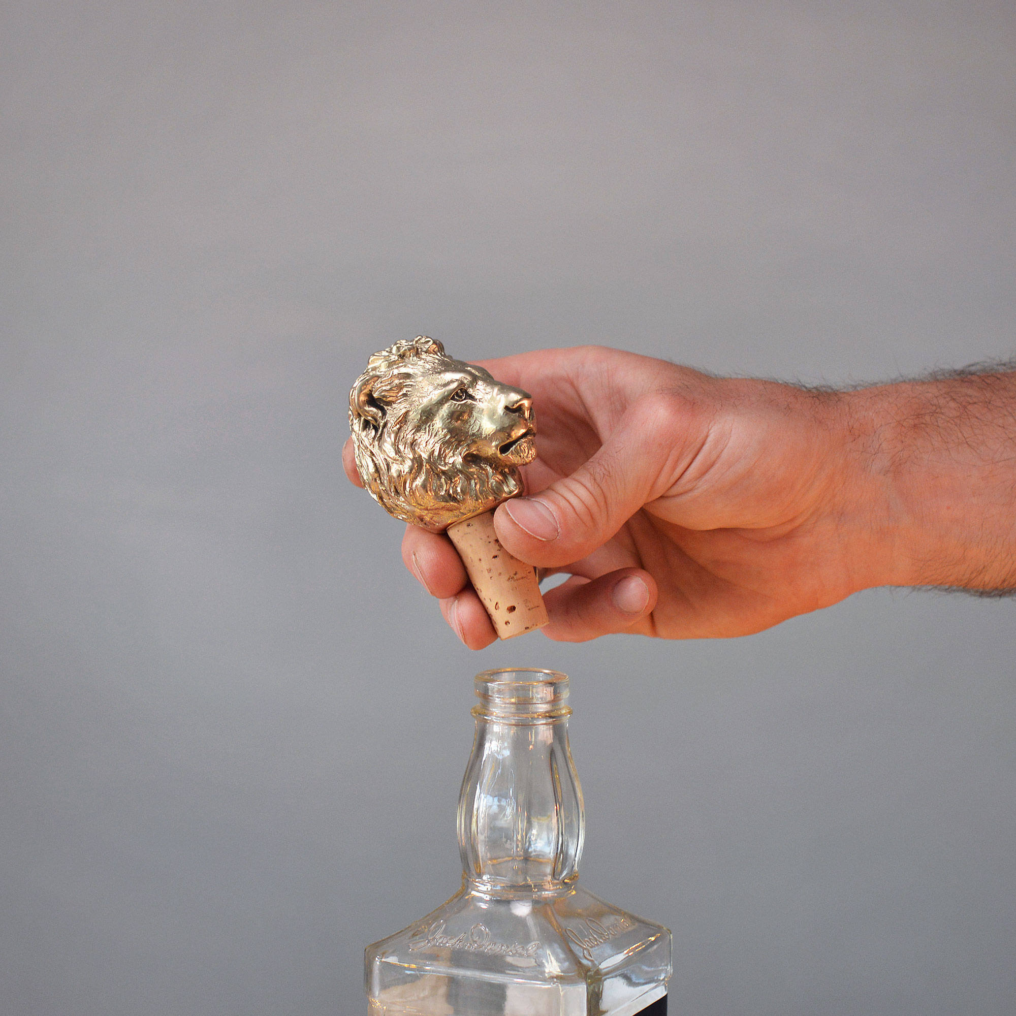 Gold Color Stopper Wine. Brass wine topper